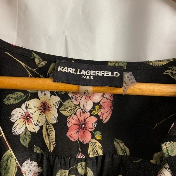 Floral Ruffle Black Blouse - Picture 4 of 12